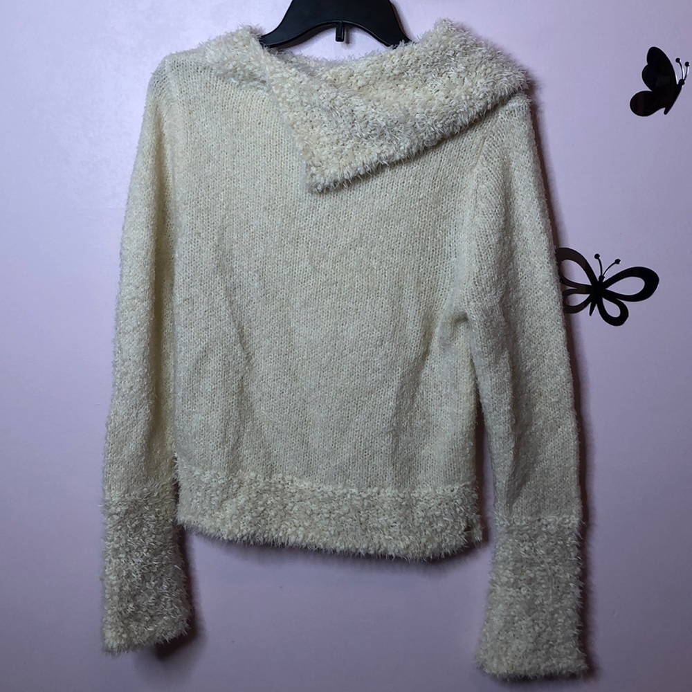 Tsunami Sweater - Picture 4 of 5